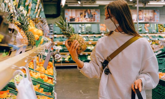 Redes de supermercados aumentam presença em strip malls Redes de supermercados aumentam presença em strip malls