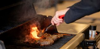 Churrasco é destaque nas celebrações dos brasileiros Churrasco é destaque nas celebrações dos brasileiros