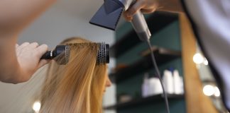 Yamá apresenta pó descolorante com carvão ativado Yamá apresenta pó descolorante com carvão ativado