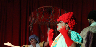 Espetáculo teatral celebra a tradição da Festa de Trindade Espetáculo teatral celebra a tradição da Festa de Trindade