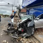 Colisões com postes em Botucatu aumentam 50% e causam interrupções de energia, alerta CPFL