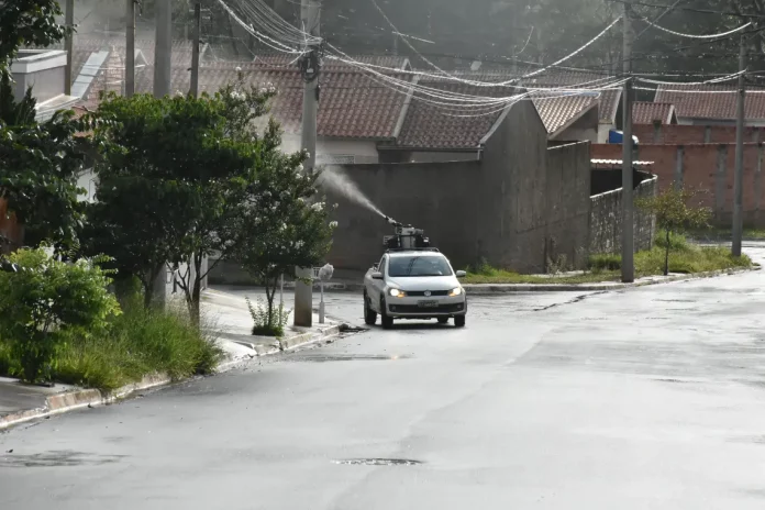 botucatu-nebulizacao-dengue-140525