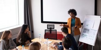 Pesquisa destaca tendências de Educação Corporativa em 2025 Pesquisa destaca tendências de Educação Corporativa em 2025