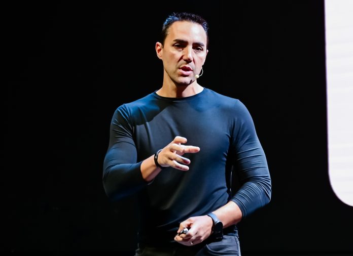 Ricardo Rocha desafia líderes em livro que funde habilidades Ricardo Rocha desafia líderes em livro que funde habilidades