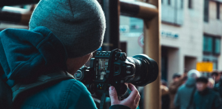 AI Ease cria funcionalidades para remover objetos de fotos AI Ease cria funcionalidades para remover objetos de fotos