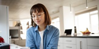 Pequenos negócios podem adotar energia solar por assinatura