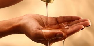 Dove distribui amostras do novo Óleo de Banho Glicerinado