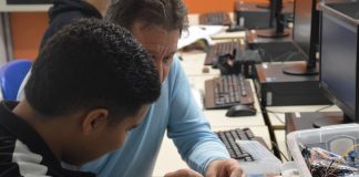 Qualificação é essencial para o jovem se manter no mercado Qualificação é essencial para o jovem se manter no mercado