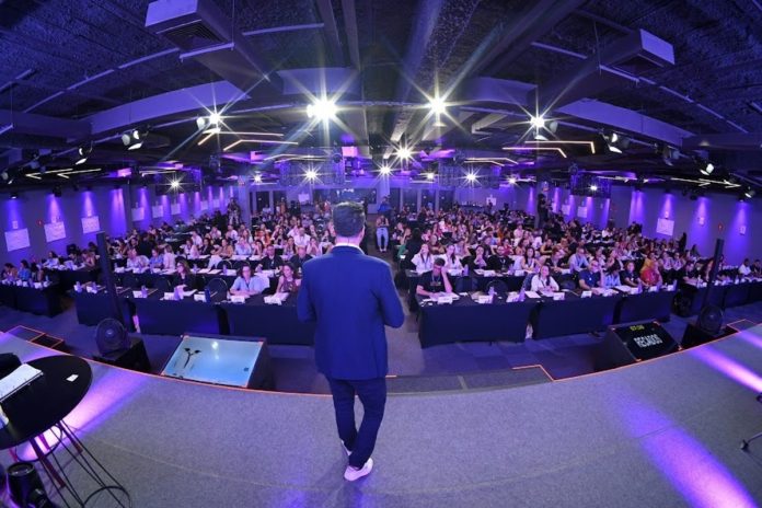 São Paulo reúne 5.000 pessoas em feira e congresso sobre RH São Paulo reúne 5.000 pessoas em feira e congresso sobre RH