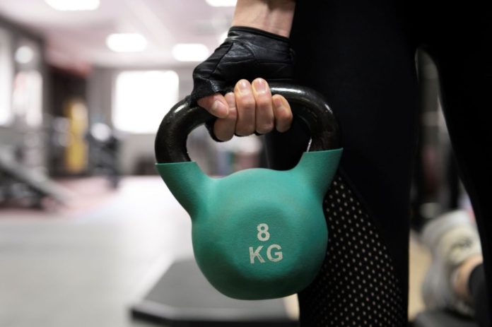 Kettlebell ganha espaço em treinos funcionais Kettlebell ganha espaço em treinos funcionais