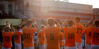 Linha têxtil: uniformes de futebol personalizados em alta