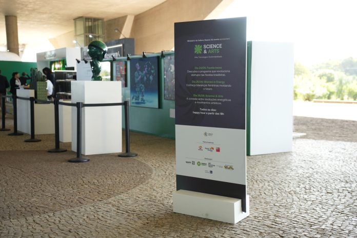 Science & Arts: espaço imersivo uniu arte e ciência Science & Arts: espaço imersivo uniu arte e ciência