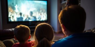 Férias escolares: filmes e séries ajudam a entreter crianças