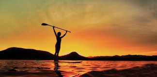 SUP Para Todos promove aulas gratuitas de stand up surf em São Sebastião