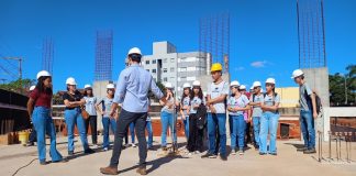 Alunos visitam obra do Residencial Central Park, em Curvelo