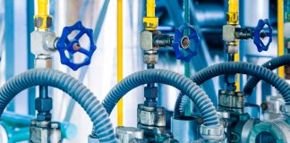 Mangueiras para água e ar reforçam eficiência industrial