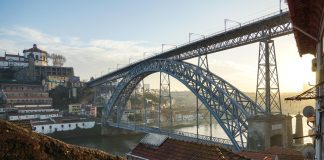 Portugal atrai empresários, mas enfrenta desafios no atendimento