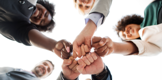 Sicoob Credicom representa o cooperativismo na Suécia