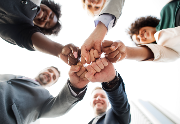 Sicoob Credicom representa o cooperativismo na Suécia