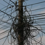Câmara aprova projeto para retirada de fios inutilizados dos postes em Botucatu