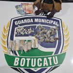Guarda Civil prende mulher com drogas em local de invasão em Botucatu