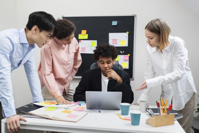 Brasileiros valorizam resolução de problemas no trabalho