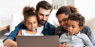 Informação validada guia pais e evita diagnóstico online