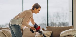 Higienização de camas, sofás e travesseiros exige atenção