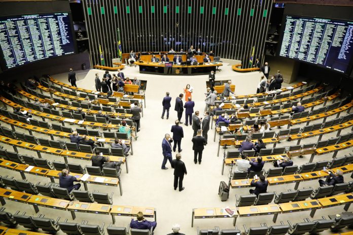 PEC 66 propõe mudança no cálculo dos precatórios PEC 66 propõe mudança no cálculo dos precatórios