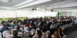 Brasil precisa reindustrializar, alerta professor da FGV Brasil precisa reindustrializar, alerta professor da FGV