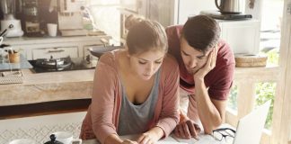 Reajuste do plano de saúde impacta consumo das famílias