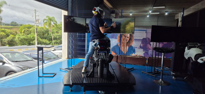 Simuladores de moto podem salvar 4.800 vidas por ano no país Simuladores de moto podem salvar 4.800 vidas por ano no país