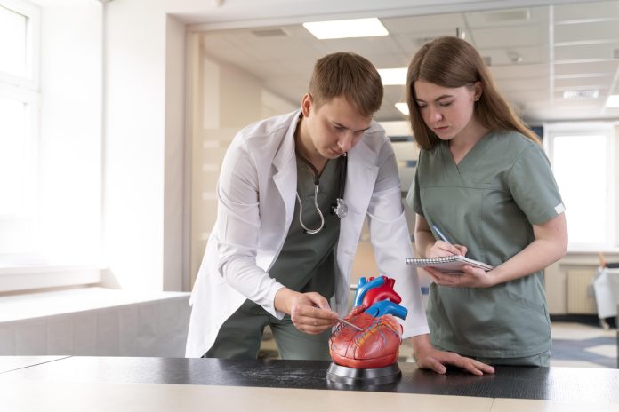 Hipercolesterolemia Familiar é fator de risco para doenças Hipercolesterolemia Familiar é fator de risco para doenças