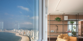 Arquitetura autoral marca projeto em Balneário Camboriú