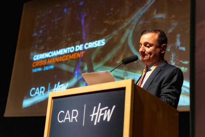 Lei de seguros, IA e conflitos pautam evento internacional