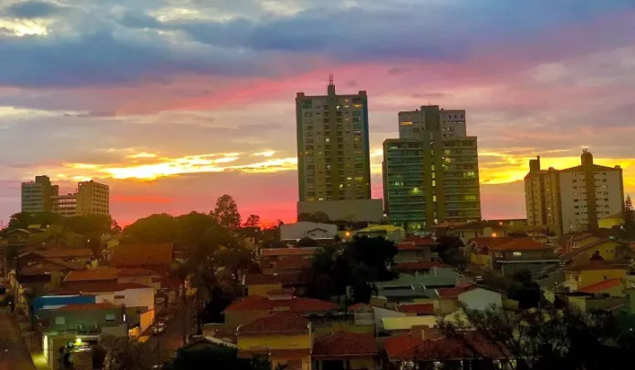 botucatu-ceu-fim-de-tarde-220925