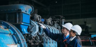 Manutenção garante a disponibilidade de máquinas na locação Manutenção garante a disponibilidade de máquinas na locação