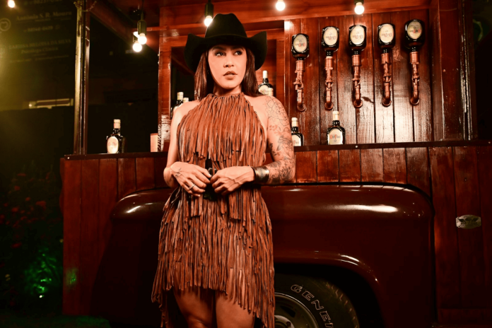 Com Lauana Prado, Old Parr expande presença no universo sertanejo Com Lauana Prado, Old Parr expande presença no universo sertanejo