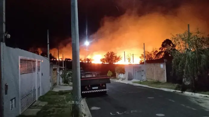 fogo-incendio-mata-botucatu-250925