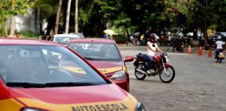 Dispensa de autoescola reacende debate sobre segurança Dispensa de autoescola reacende debate sobre segurança