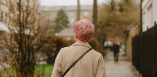 Cientistas sociais questionam a curva em U da felicidade Cientistas sociais questionam a curva em U da felicidade