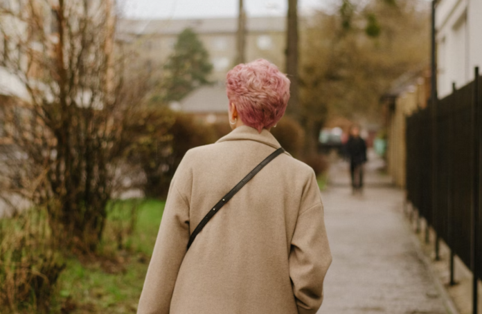 Cientistas sociais questionam a curva em U da felicidade Cientistas sociais questionam a curva em U da felicidade