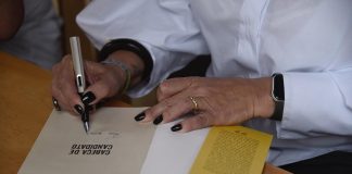 Livro “Cabeça de Candidato” traz os bastidores das eleições Livro "Cabeça de Candidato" traz os bastidores das eleições