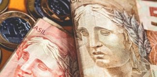 Troco no varejo: metade dos brasileiros prevê fim do papel-moeda Troco no varejo: metade dos brasileiros prevê fim do papel-moeda