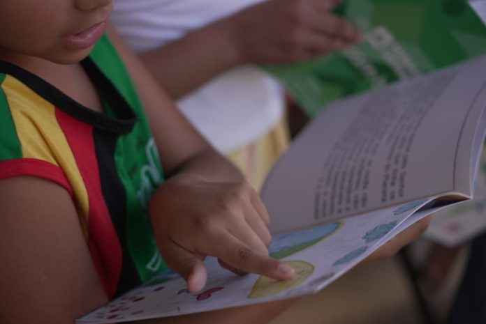 Mil estudantes de Três Marias participam de projeto literário Mil estudantes de Três Marias participam de projeto literário