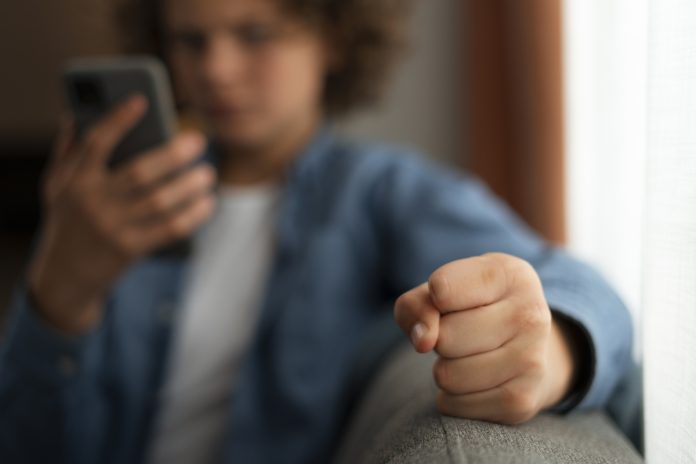 Demissões e redes sociais ameaçam imagem das empresas Demissões e redes sociais ameaçam imagem das empresas