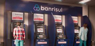 Banco24Horas e Banrisul celebram 1 mi de transações no RS Banco24Horas e Banrisul celebram 1 mi de transações no RS