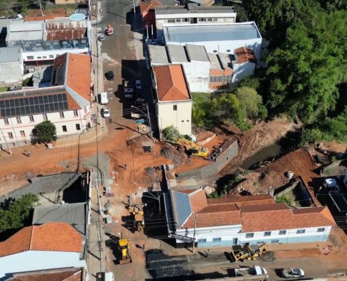 botucatu-floriano-transito-221025