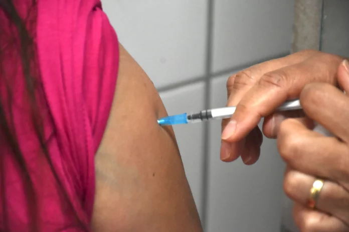 vacina-vacinacao-botucatu-141025