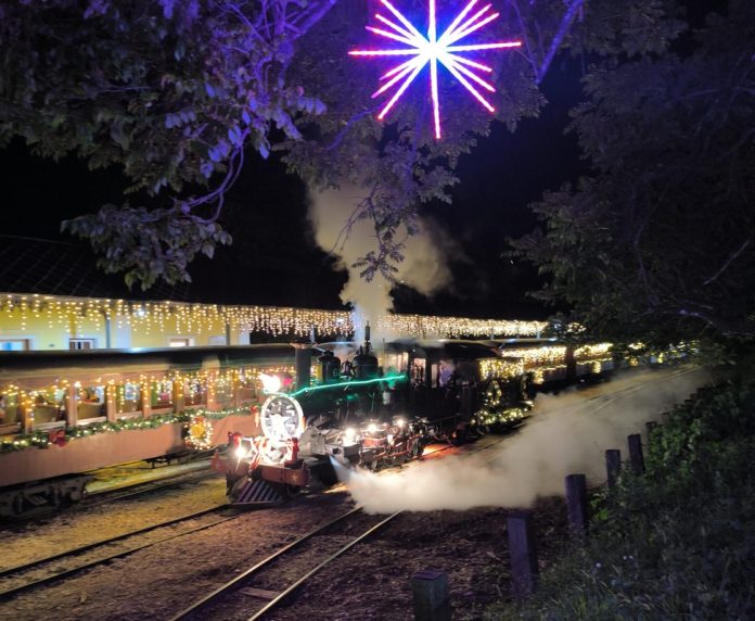 Tiradentes vive magia do Natal com Papai Noel e Maria Fumaça Tiradentes vive magia do Natal com Papai Noel e Maria Fumaça